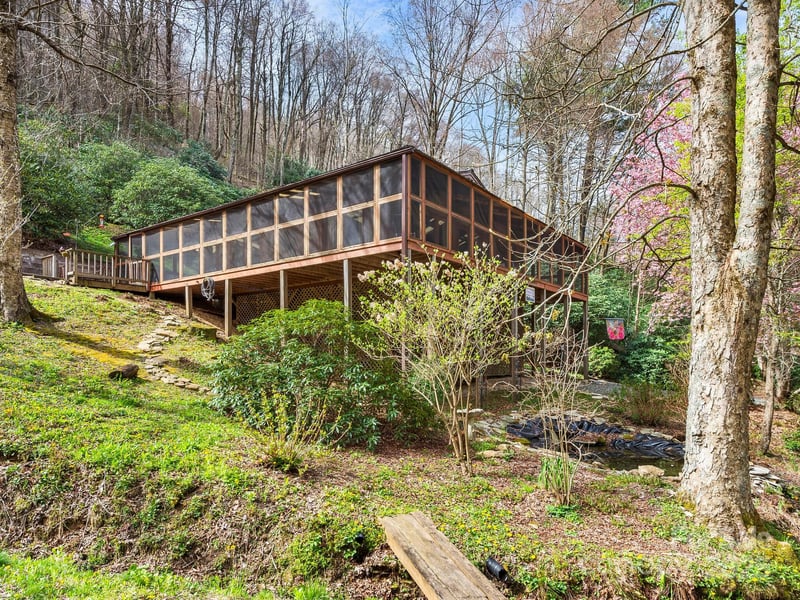 70 Fox Rn, Hot Springs, NC 28743