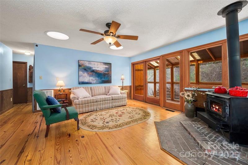 70 Fox Rn, Hot Springs, NC 28743