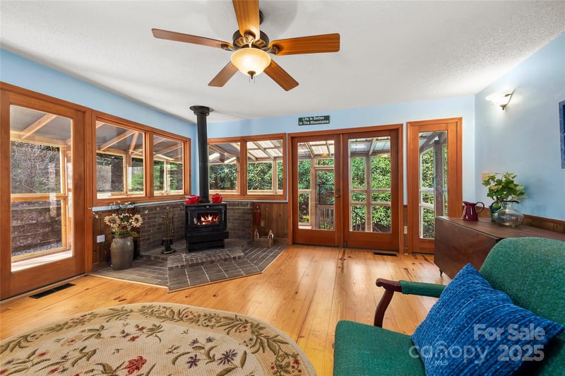 70 Fox Rn, Hot Springs, NC 28743
