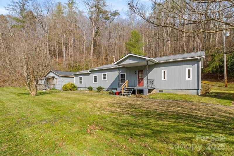 37223724 Walnut Creek Rd, Marshall, NC 28753