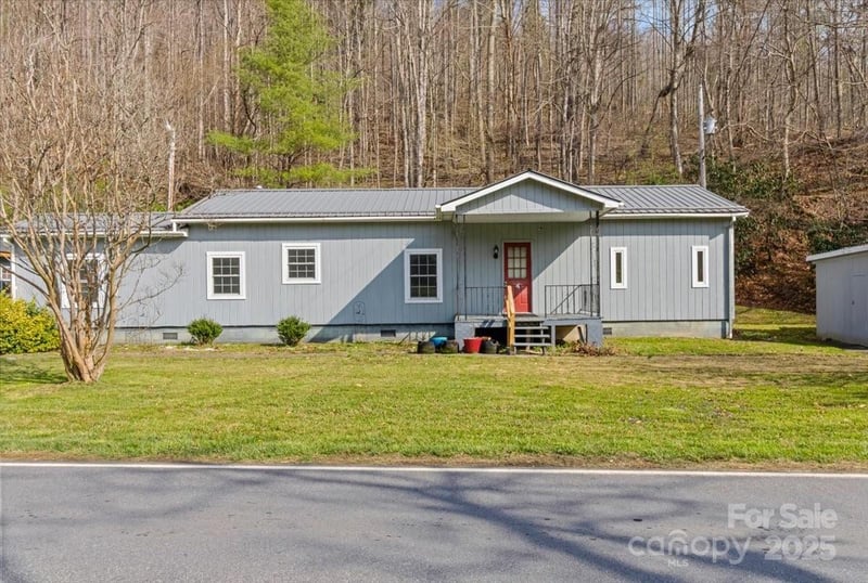 37223724 Walnut Creek Rd, Marshall, NC 28753