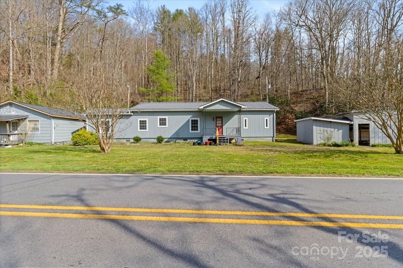 37223724 Walnut Creek Rd, Marshall, NC 28753