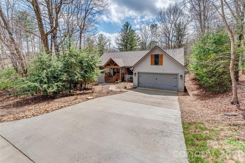 226 Ogana Ct, Brevard, NC 28712