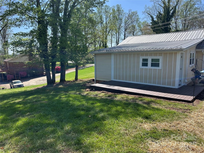 219 Highland Ave, Elkin, NC 28621