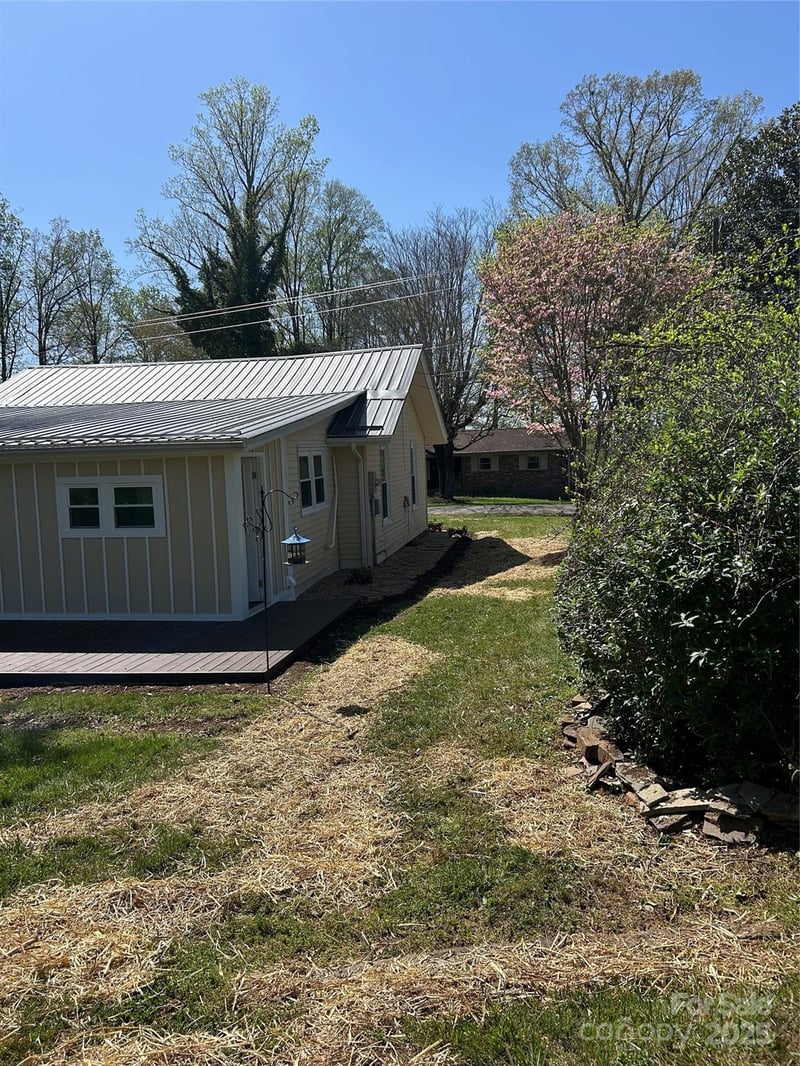 219 Highland Ave, Elkin, NC 28621