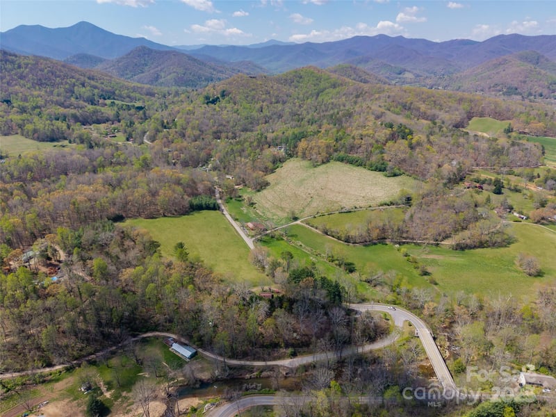 435 Upper Glady Fork Rd, Candler, NC 28715