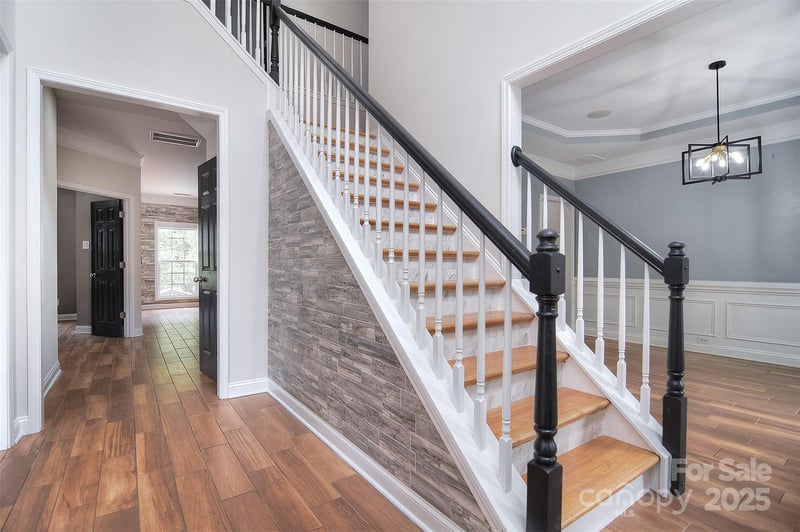 1811 Robbins Meadows Dr, Waxhaw, NC 28173