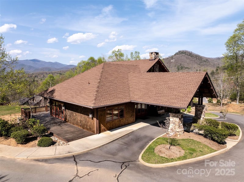 50 Settings Blvd, Black Mountain, NC 28711