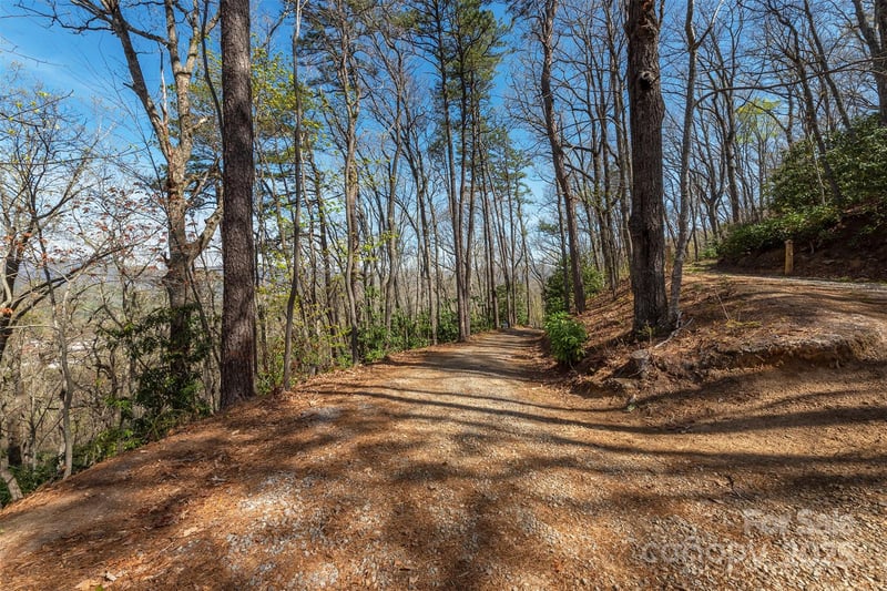 99999 Sunset Dr, Black Mountain, NC 28711