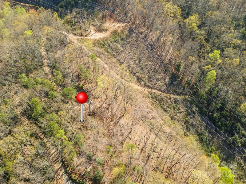 99999 Sunset Dr, Black Mountain, NC 28711