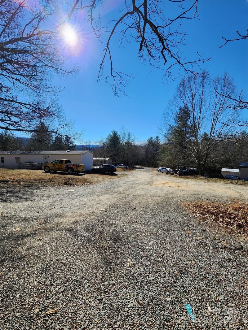 5 Becky Ln, Fairview, NC 28730