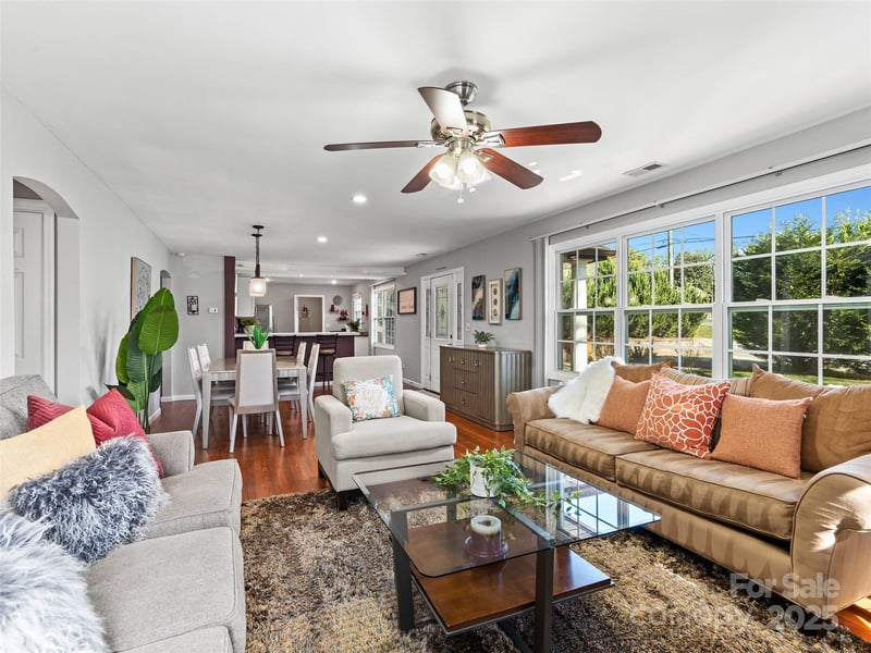 184 Aurora Dr, Asheville, NC 28805