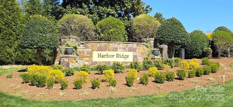 208 Ridge Top Dr, Connelly Springs, NC 28612
