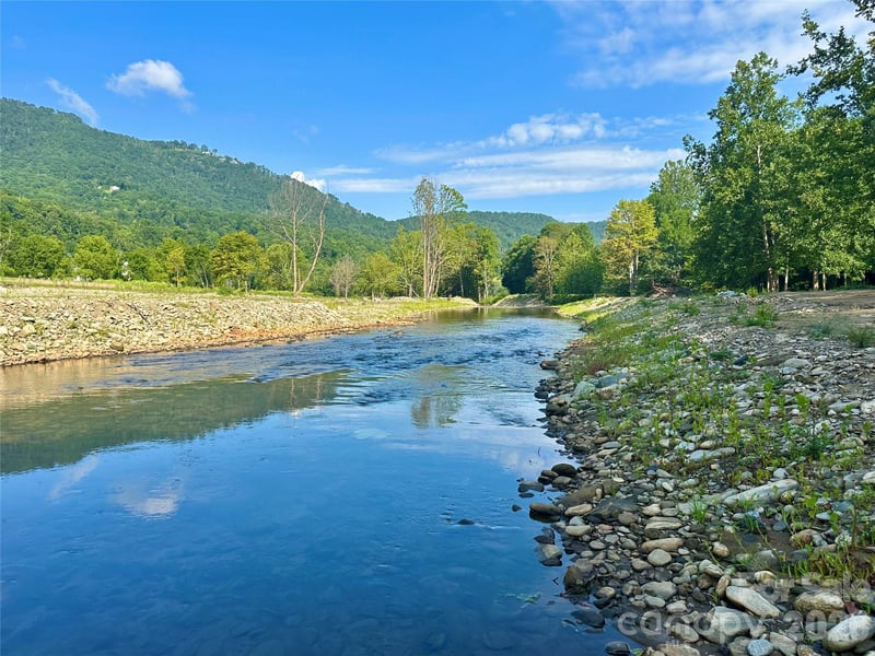 5381 State Hwy 197 S Hw #3, Burnsville, NC 28714
