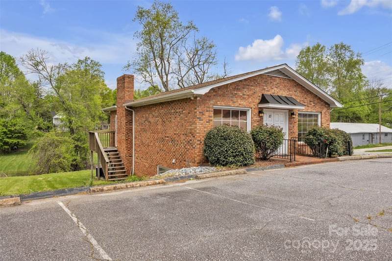 10 1st Ave, Taylorsville, NC 28681