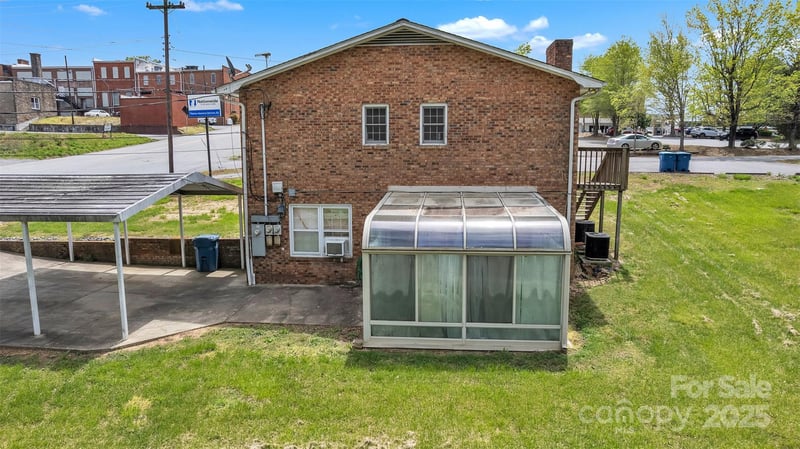10 1st Ave, Taylorsville, NC 28681