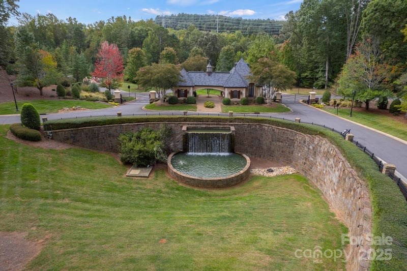 1029 Glade Spring Ct, Belmont, NC 28012