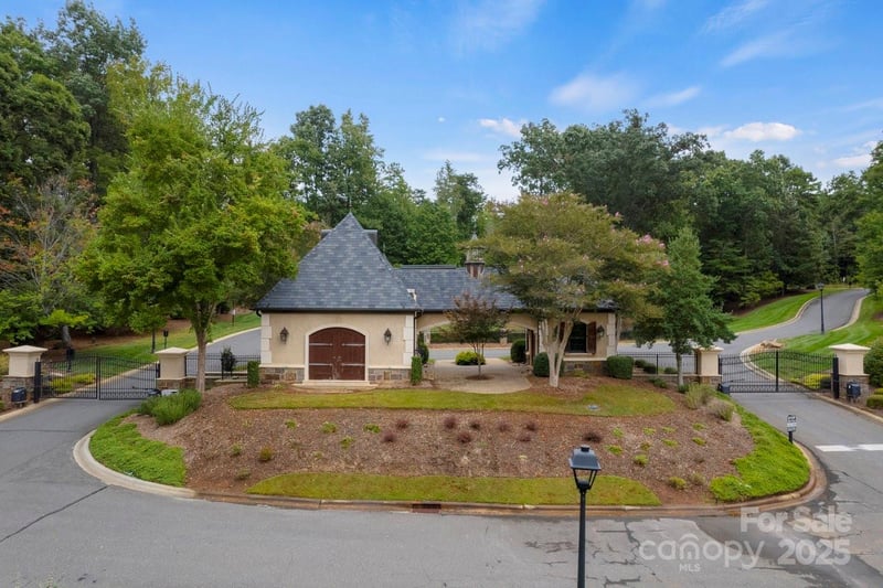 1029 Glade Spring Ct, Belmont, NC 28012