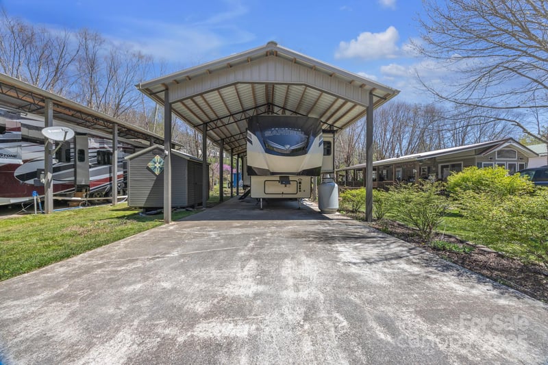 195 Finch Way #7, West Jefferson, NC 28694