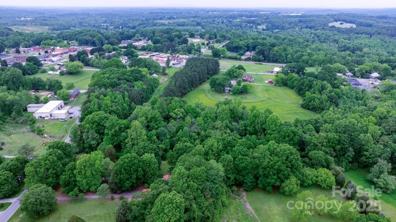 Central Ave, Catawba, NC 28609