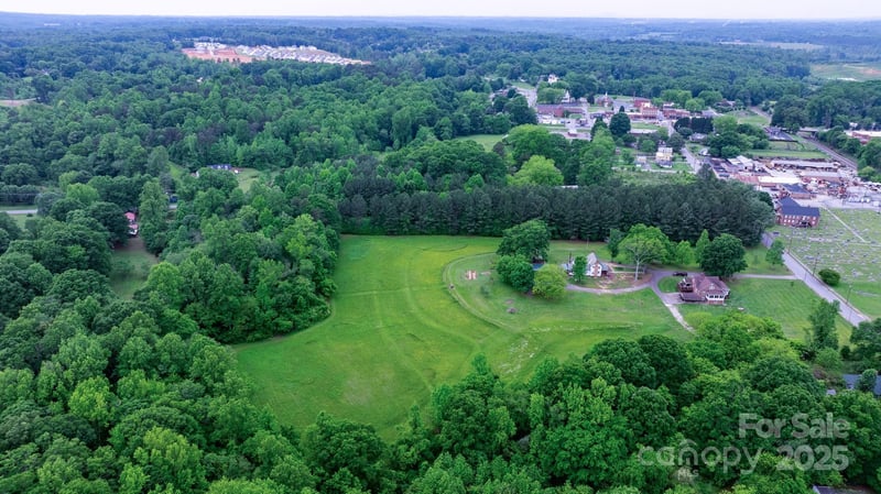 Central Ave, Catawba, NC 28609