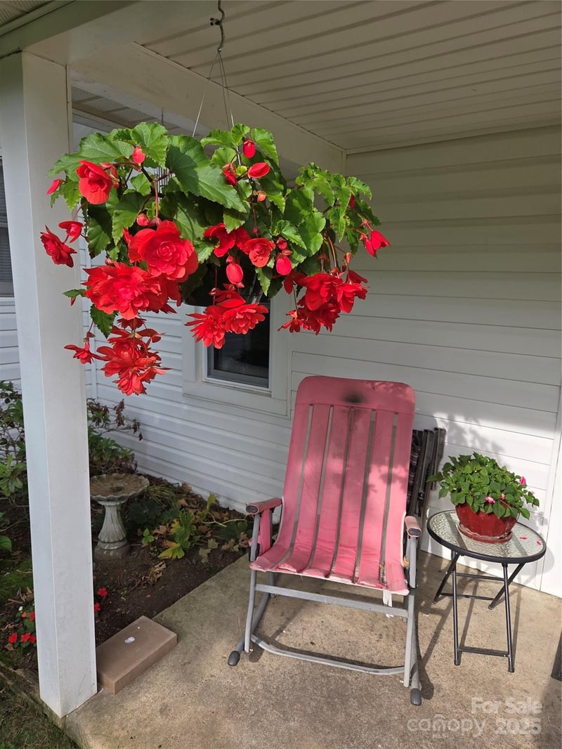 128 Summit Ave, Brevard, NC 28712