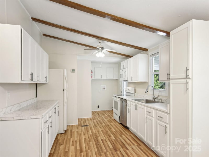 30 Griffin Ln, Candler, NC 28715
