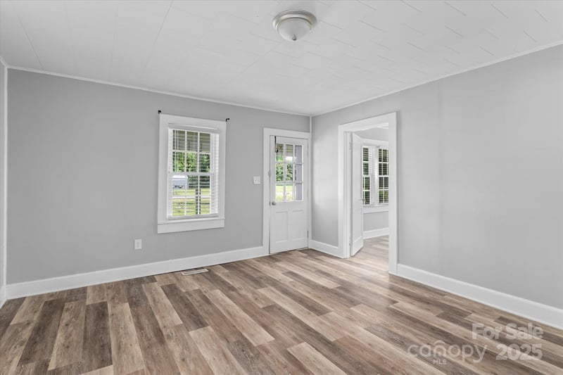 1516 Brock Rd, Yadkinville, NC 27055