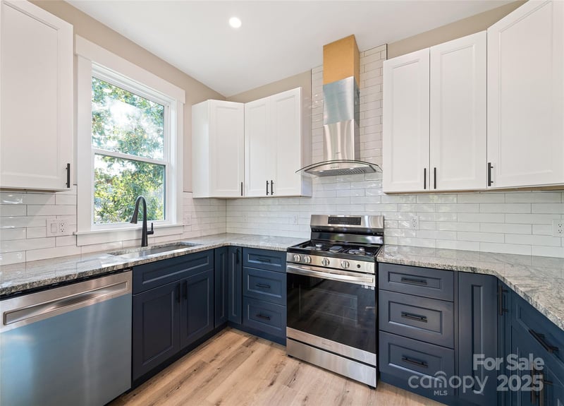 148 Amblers Knoll Rd, Weaverville, NC 28787