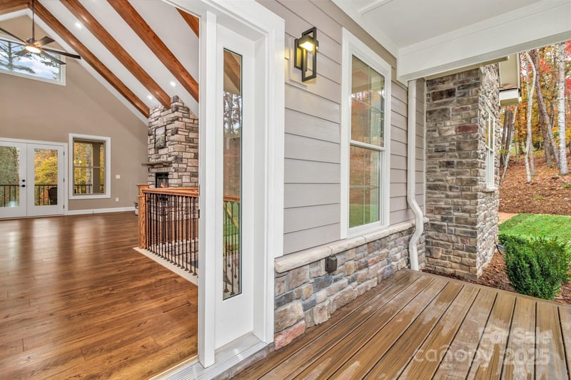 844 Settlers Trl, Mars Hill, NC 28754