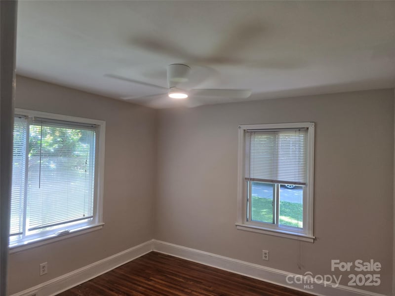 1733 Merry Oaks Rd, Charlotte, NC 28205