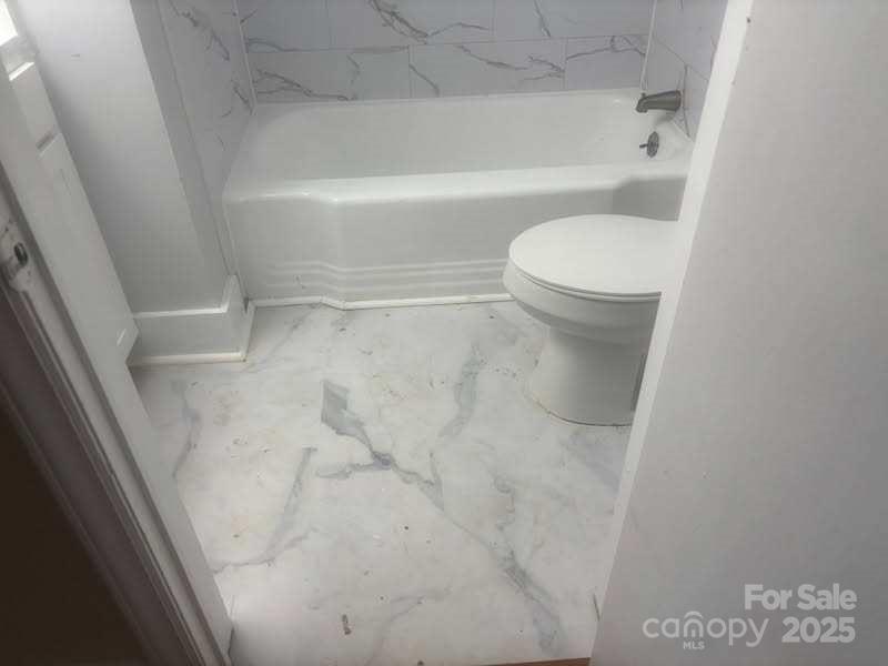 1733 Merry Oaks Rd, Charlotte, NC 28205