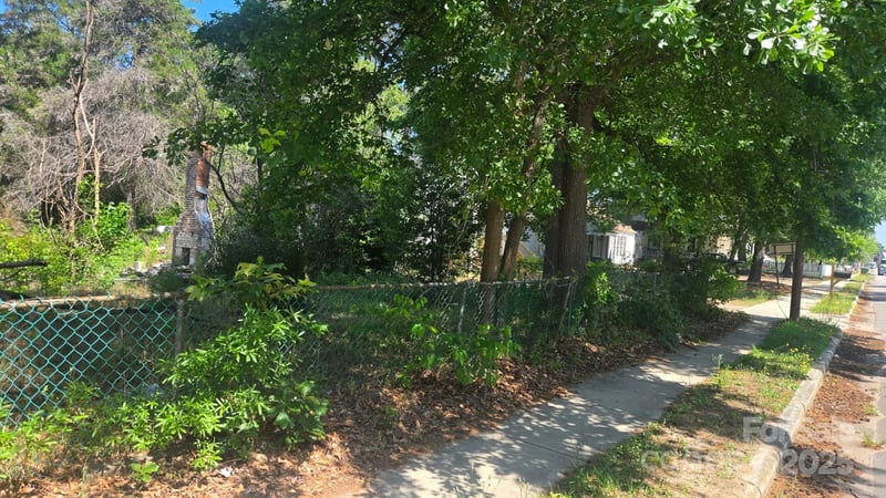 236 Patterson St, Maxton, NC 28364
