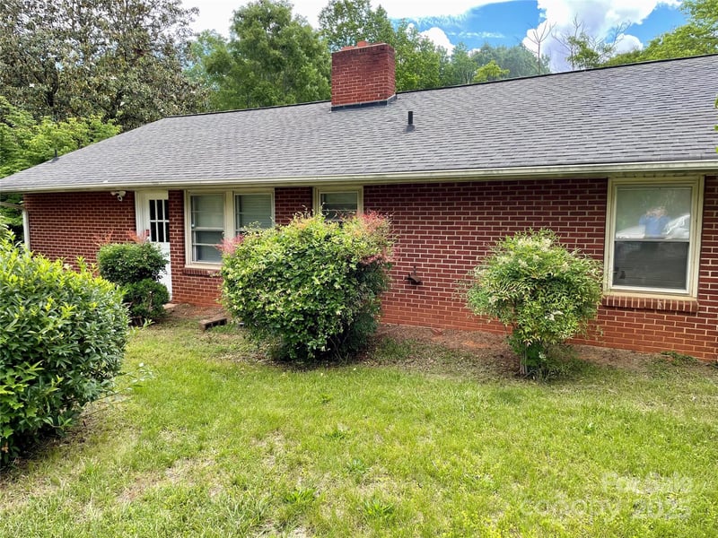 1 Knob Dr, Lexington, NC 27295