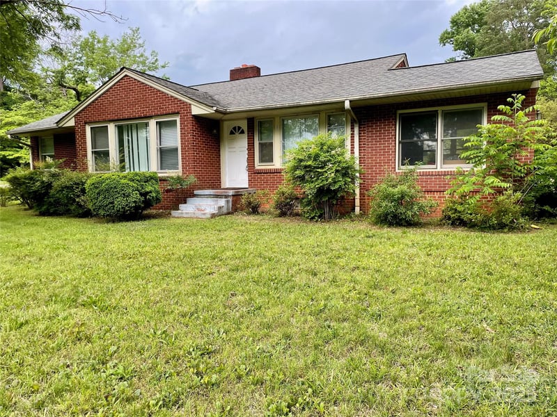 1 Knob Dr, Lexington, NC 27295