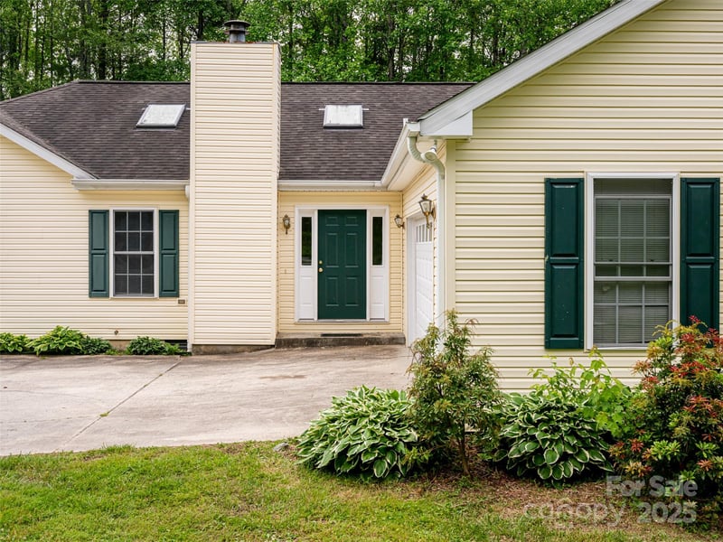 88 Star Point Dr, Hendersonville, NC 28792