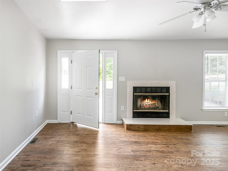 88 Star Point Dr, Hendersonville, NC 28792