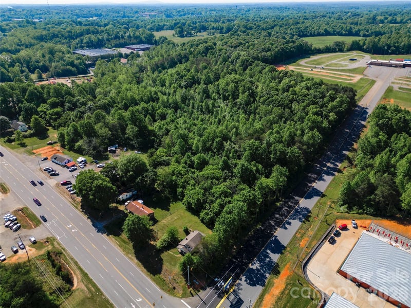 1123 Us 70 Hw, Newton, NC 28658