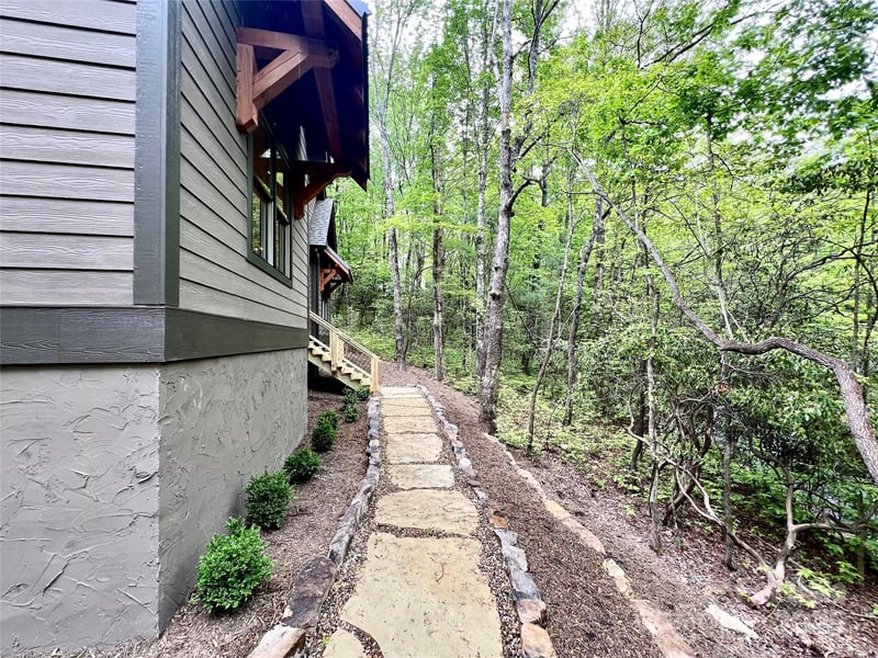 435 Soquili Dr, Brevard, NC 28712