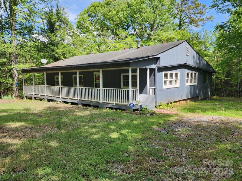 3225 Sawmill Rd, Hickory Grove, SC 29717