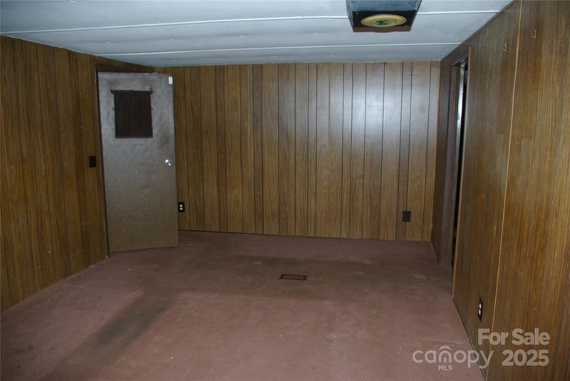 3225 Sawmill Rd, Hickory Grove, SC 29717