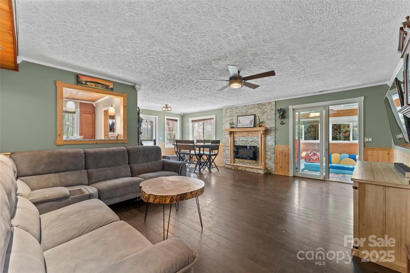 3610 Collettsville Rd, Lenoir, NC 28645