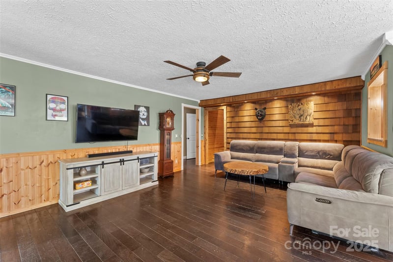 3610 Collettsville Rd, Lenoir, NC 28645