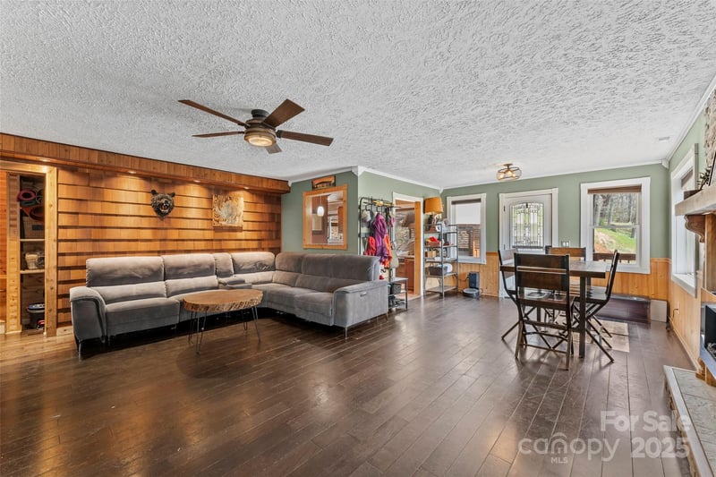3610 Collettsville Rd, Lenoir, NC 28645