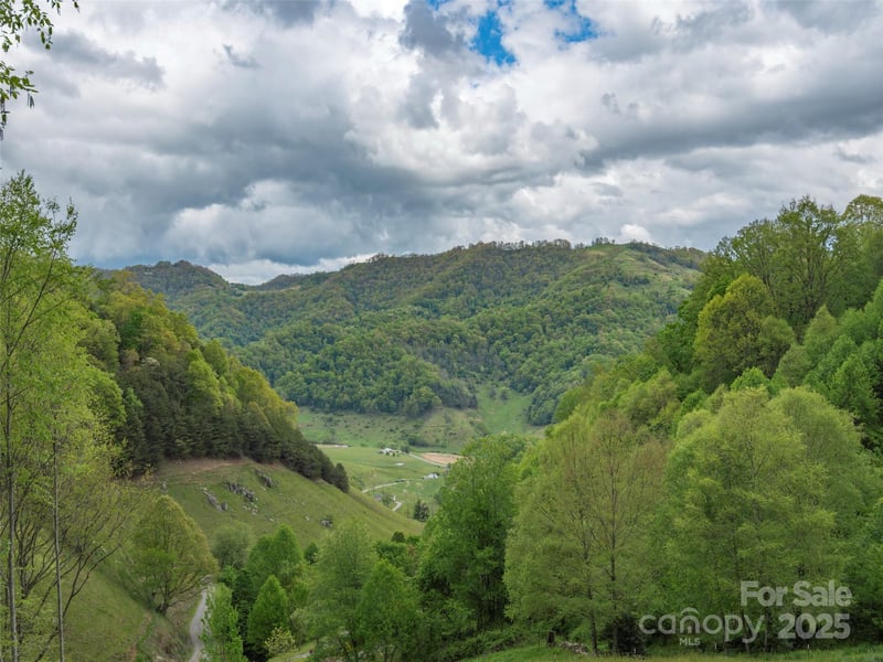 00 Quest Cv, Clyde, NC 28721