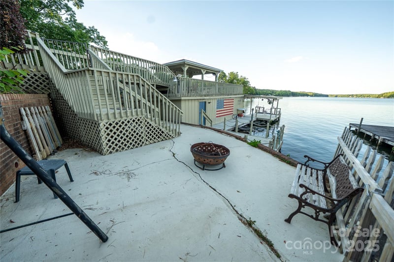 24264 Strand Dr, Albemarle, NC 28001