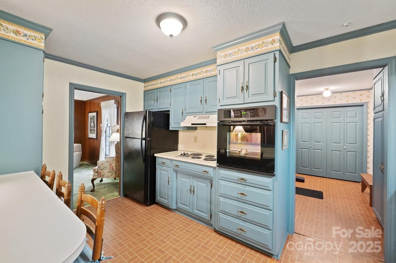 112 Julia Dr, Lincolnton, NC 28092