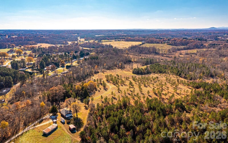 2200 Oweda Dr, Conover, NC 28613