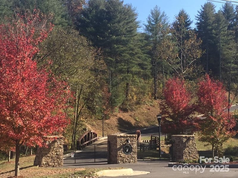 47 Crossings Cir #18, Fairview, NC 28730