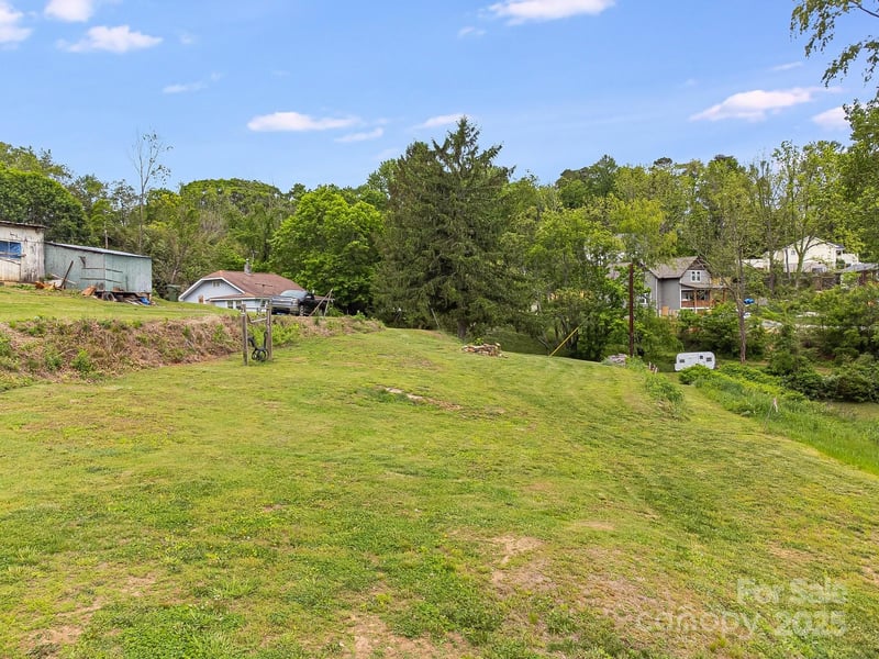 76 Katherine St, Asheville, NC 28806